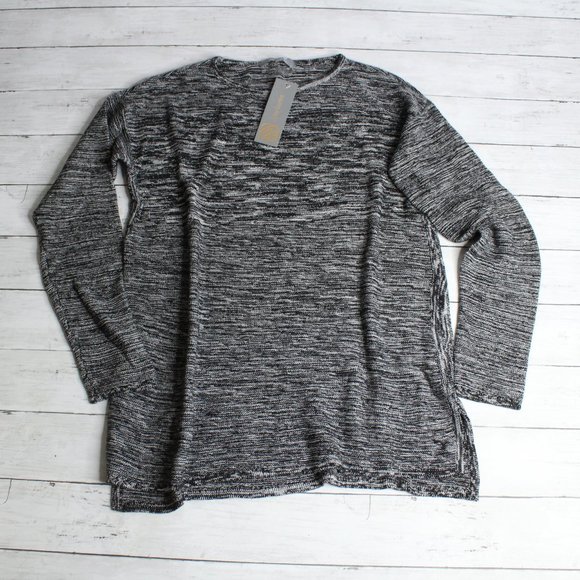 Daisy Fuentes Women's Pullover Tunic Sweater Size M Black White - Picture 2 of 5